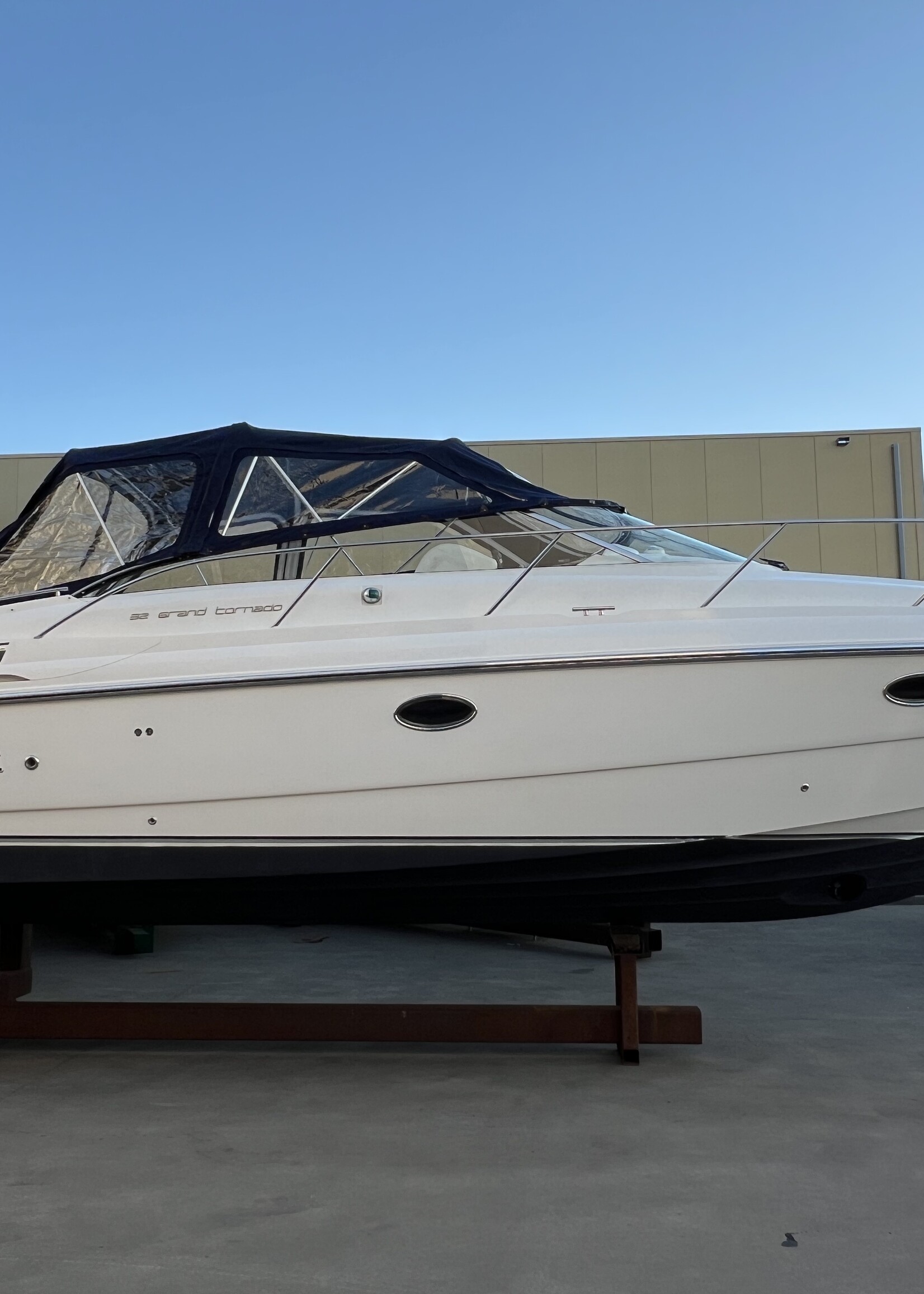 Windy 32 Grand Tornado, 2007, 2x Volvo 5.0Gxi V8, 420uur