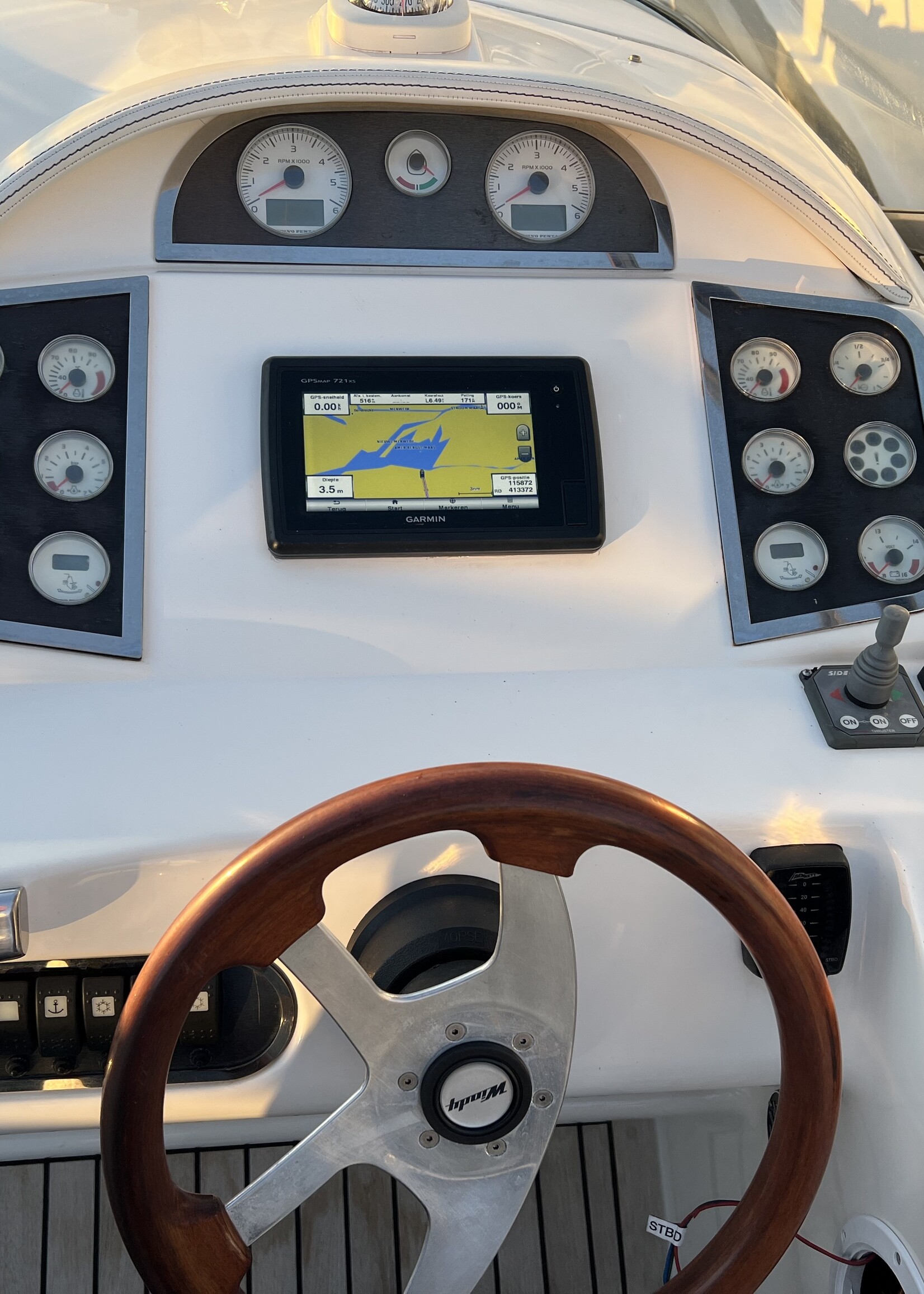 Windy 32 Grand Tornado, 2007, 2x Volvo 5.0Gxi V8, 420uur