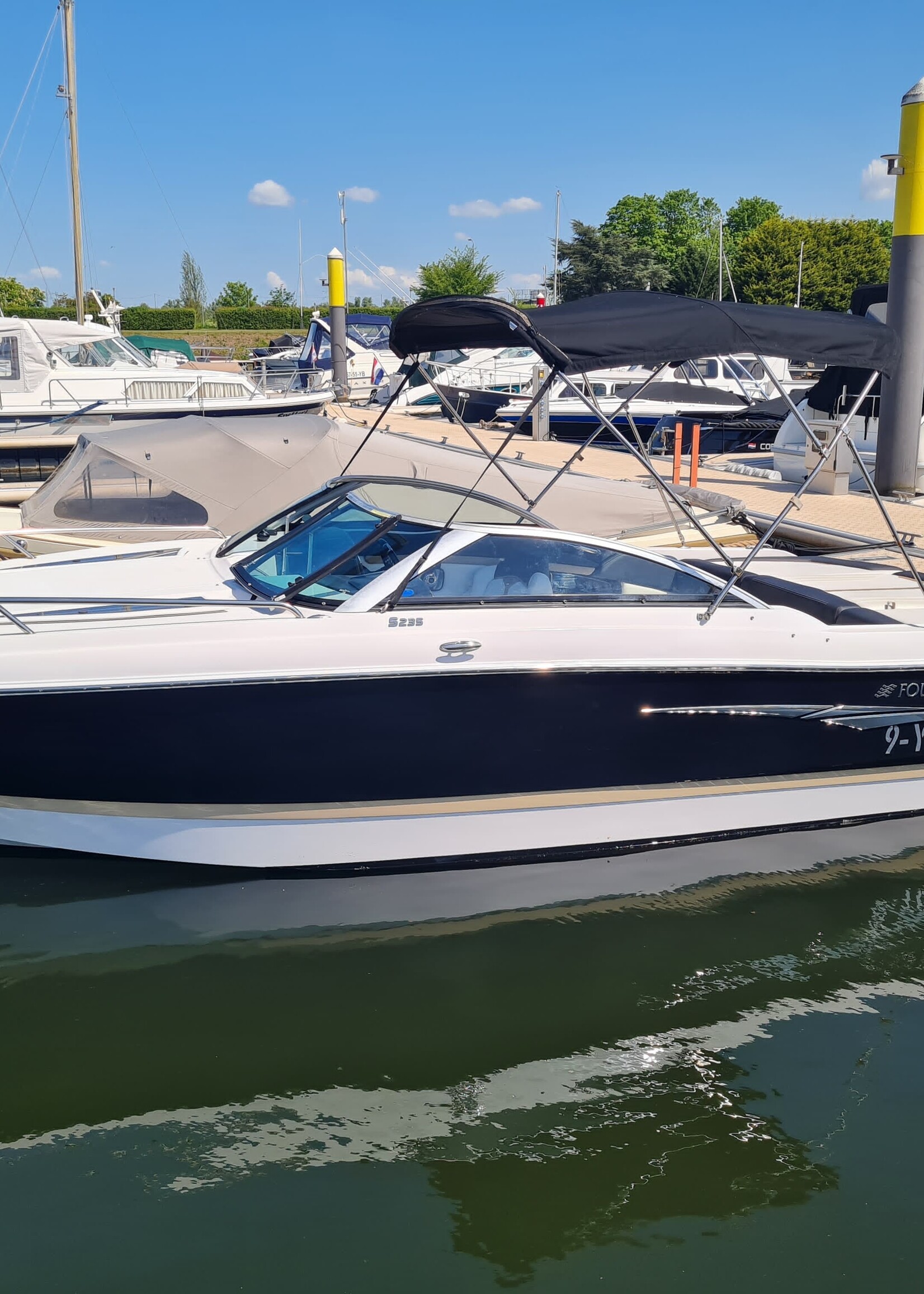 Four Winns Sundowner 285 Volvo 7.4 Liter V8 GSI 385PK 2003 - Copy