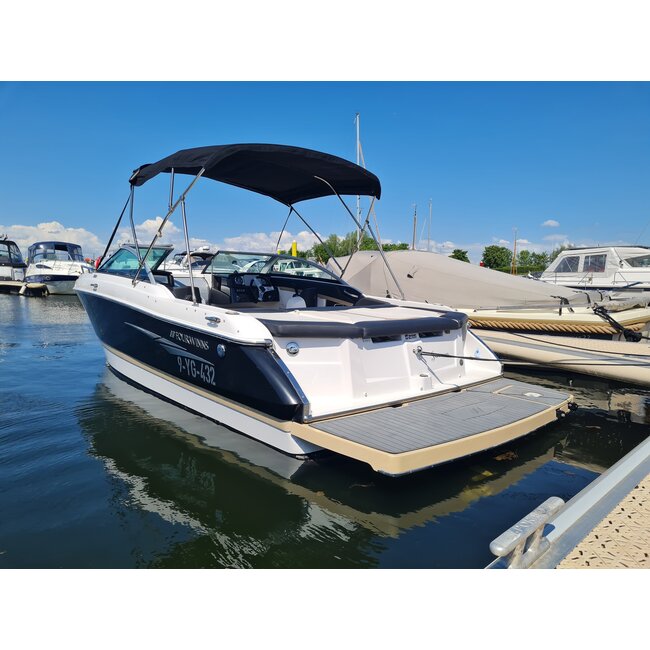 Four Winns Sundowner 285 Volvo 7.4 Liter V8 GSI 385PK 2003 - Copy