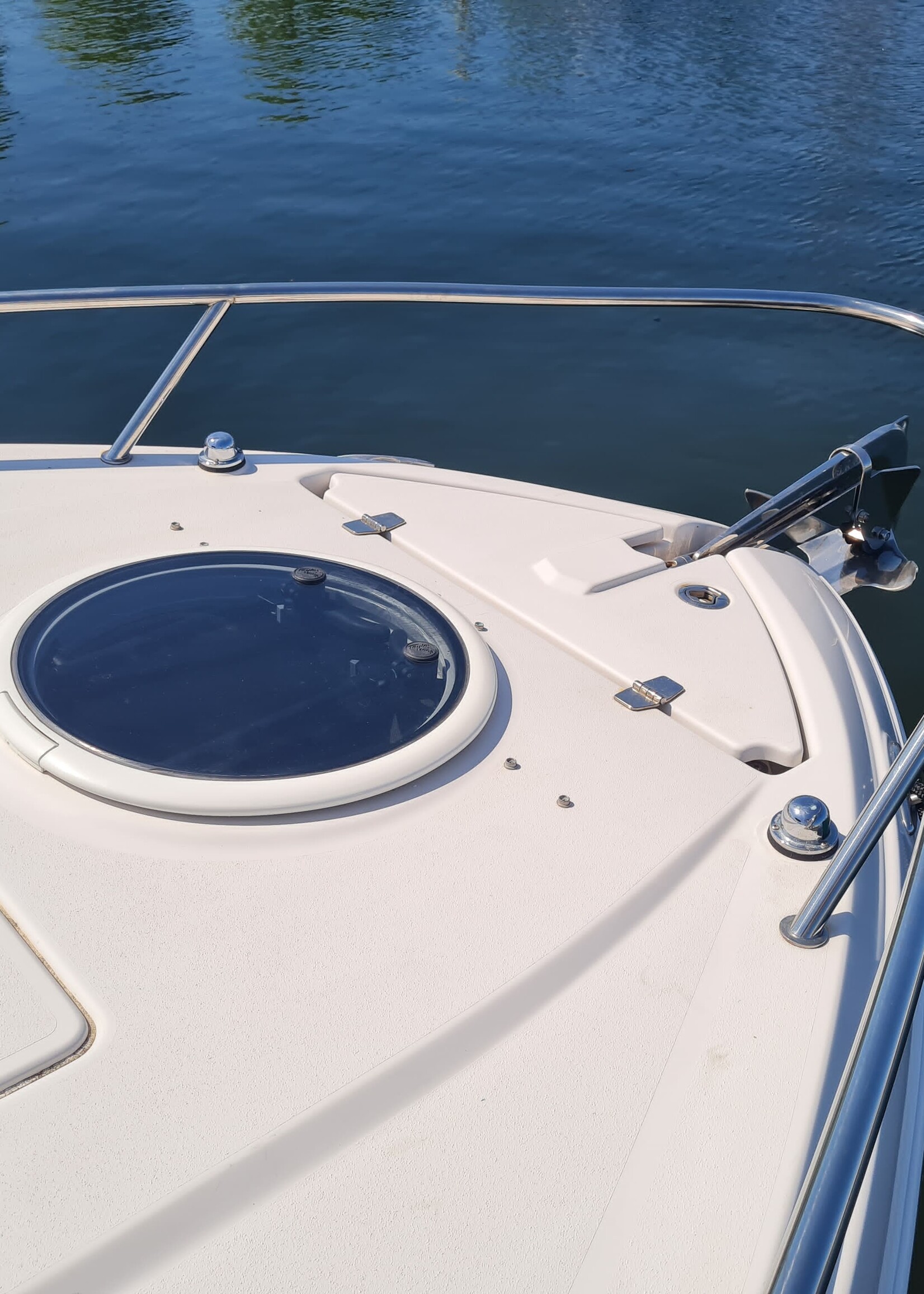 Four Winns Sundowner 285 Volvo 7.4 Liter V8 GSI 385PK 2003 - Copy