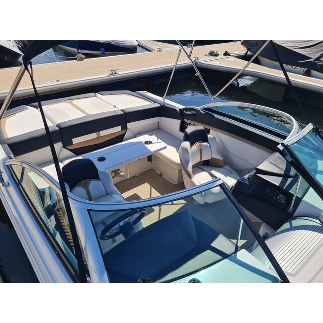 Four Winns Sundowner 285 Volvo 7.4 Liter V8 GSI 385PK 2003 - Copy