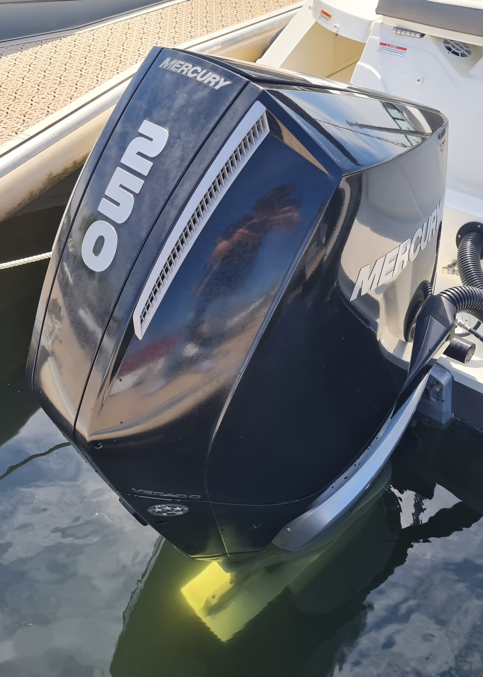 Sea Ray Sundowner 285 Volvo 7.4 Liter V8 GSI 385PK 2003 - Copy - Copy