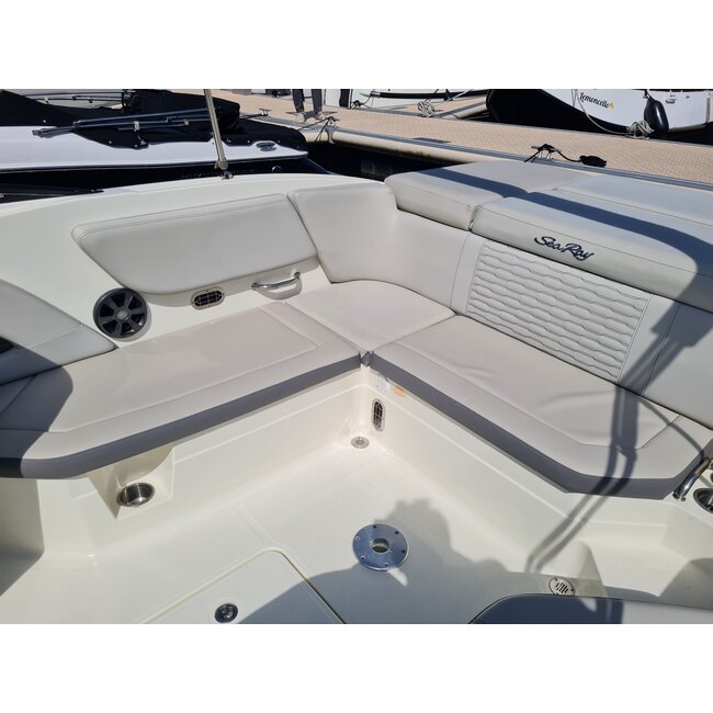 Sea Ray Sundowner 285 Volvo 7.4 Liter V8 GSI 385PK 2003 - Copy - Copy