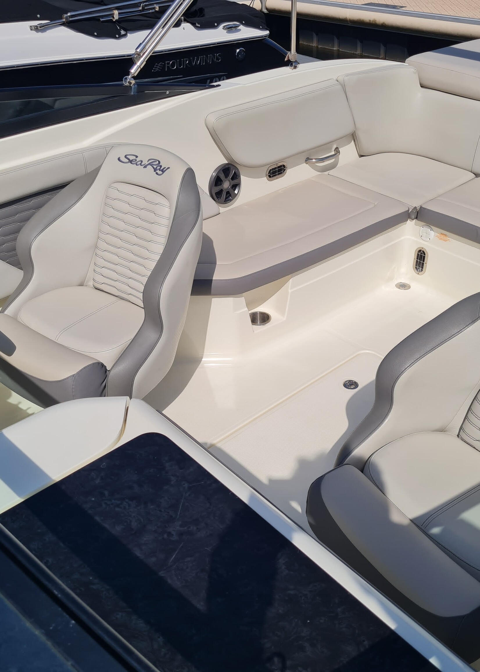 Sea Ray 230 SPX OB Mercury Verado V8 250pk, 2021