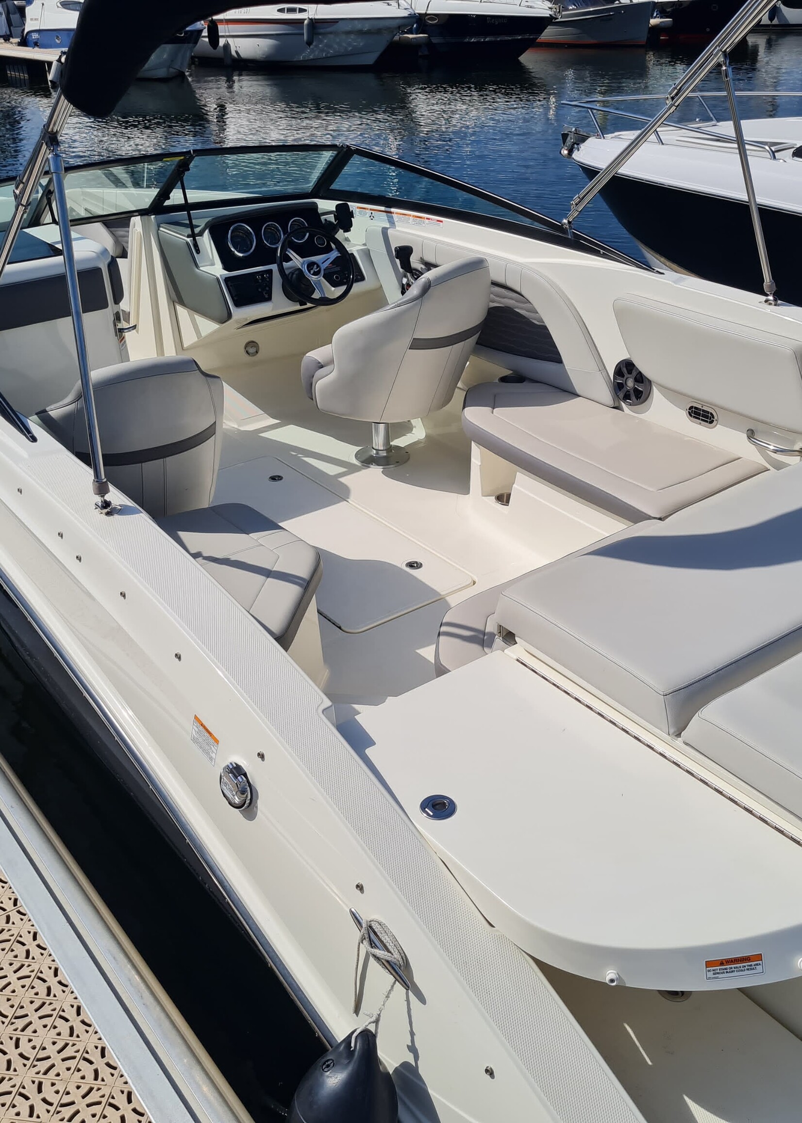 Sea Ray Sundowner 285 Volvo 7.4 Liter V8 GSI 385PK 2003 - Copy - Copy