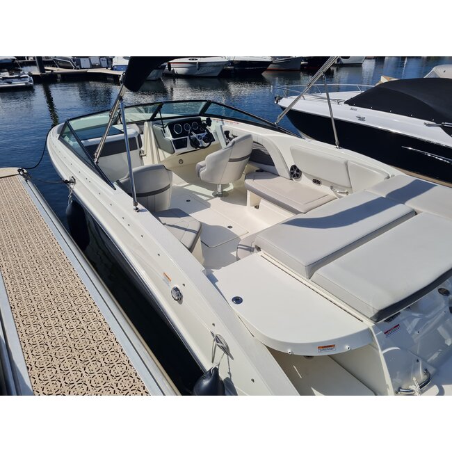 Sea Ray Sundowner 285 Volvo 7.4 Liter V8 GSI 385PK 2003 - Copy - Copy