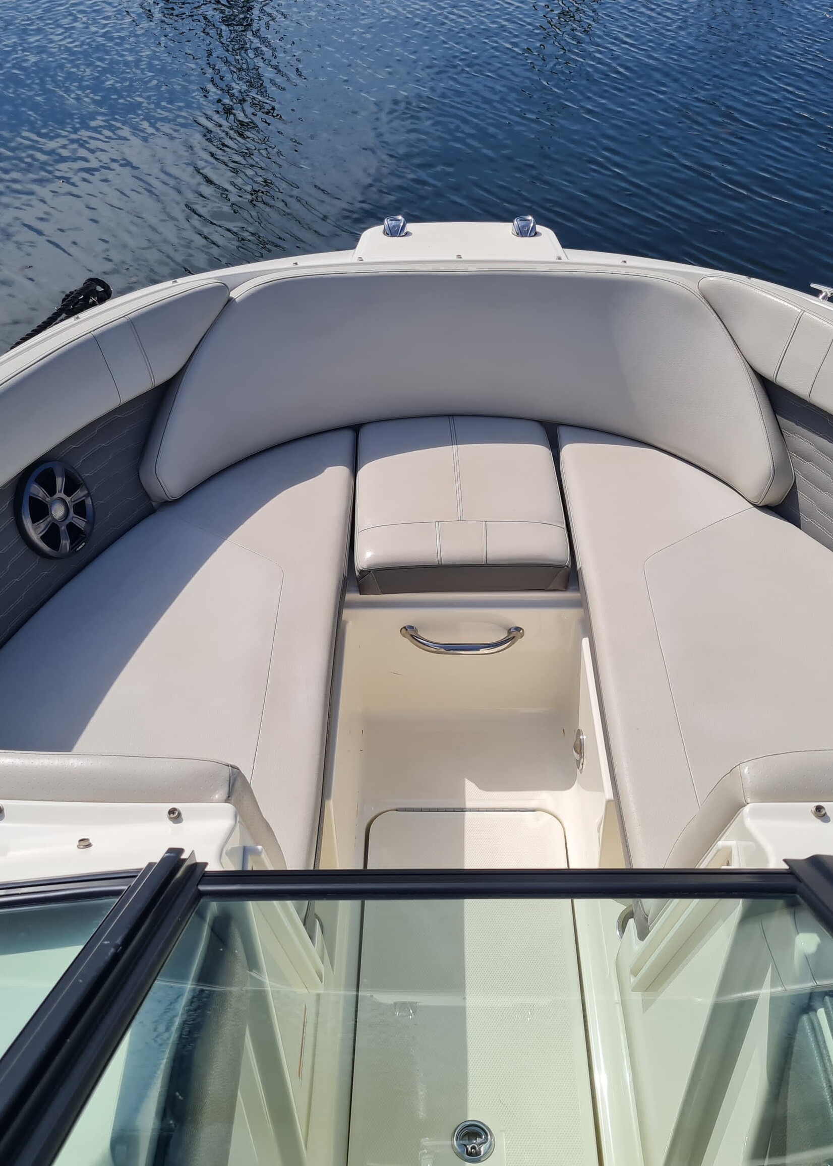 Sea Ray Sundowner 285 Volvo 7.4 Liter V8 GSI 385PK 2003 - Copy - Copy