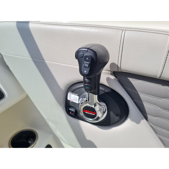 Sea Ray Sundowner 285 Volvo 7.4 Liter V8 GSI 385PK 2003 - Copy - Copy