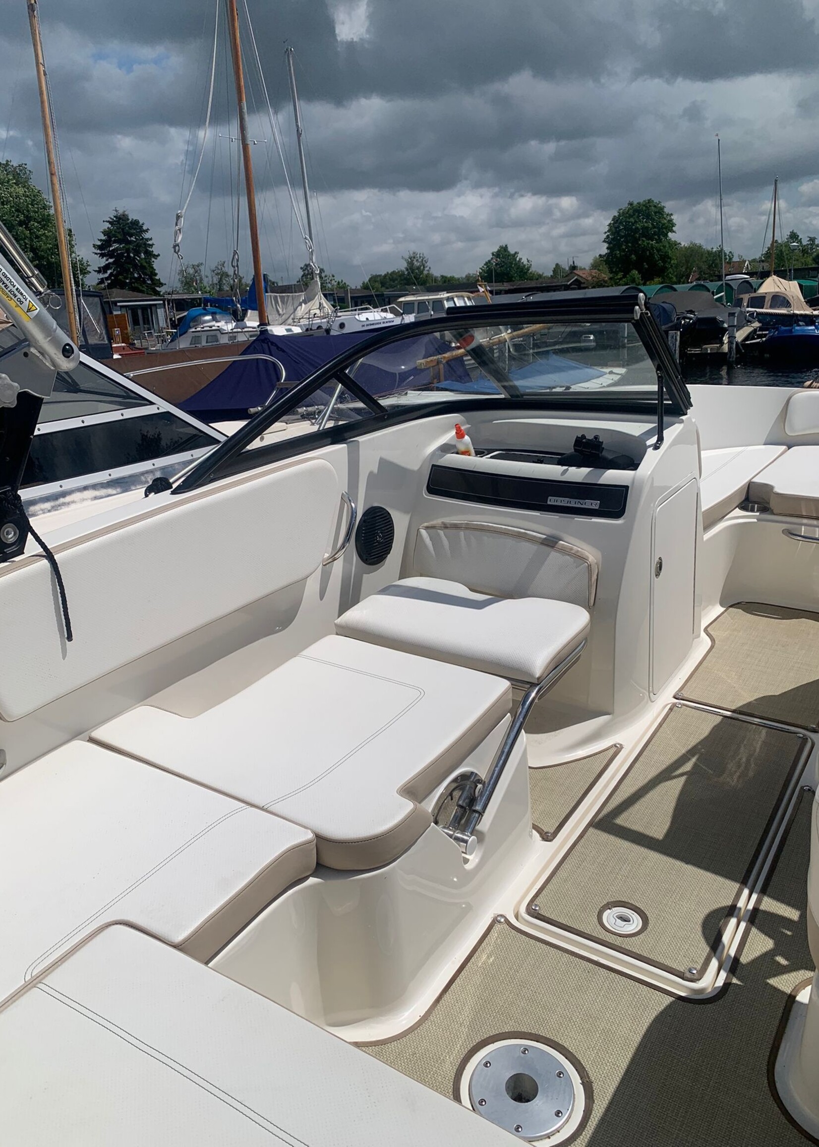 Bayliner VR5 Bowrider, 4.3MPI V6 180PK, 165uur, 2016