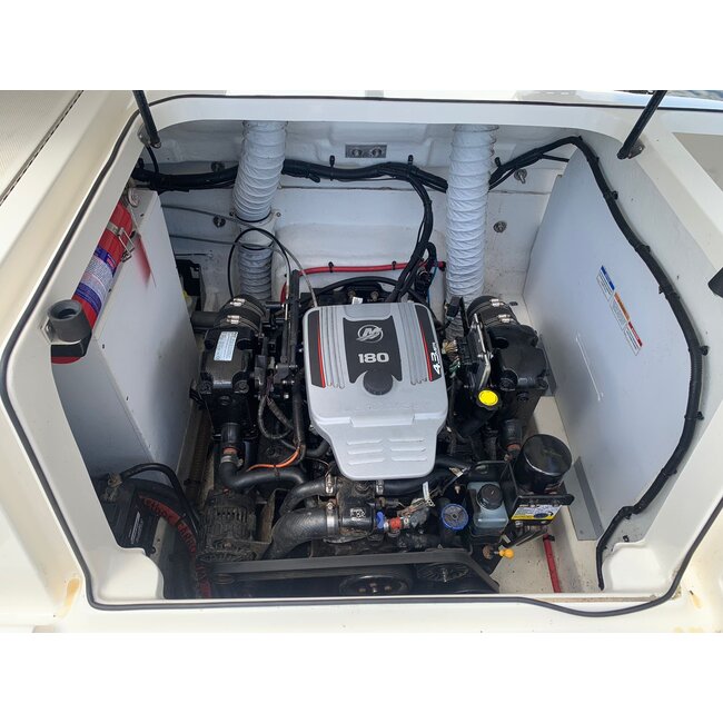 Bayliner VR5 Bowrider, 4.3MPI V6 180PK, 165uur, 2016