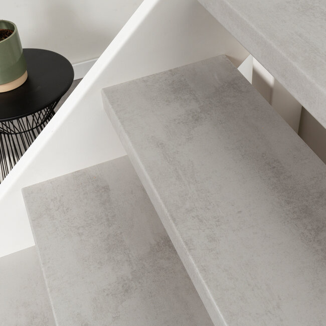 Weathered Concrete open traprenovatie set | doe-het-zelf set