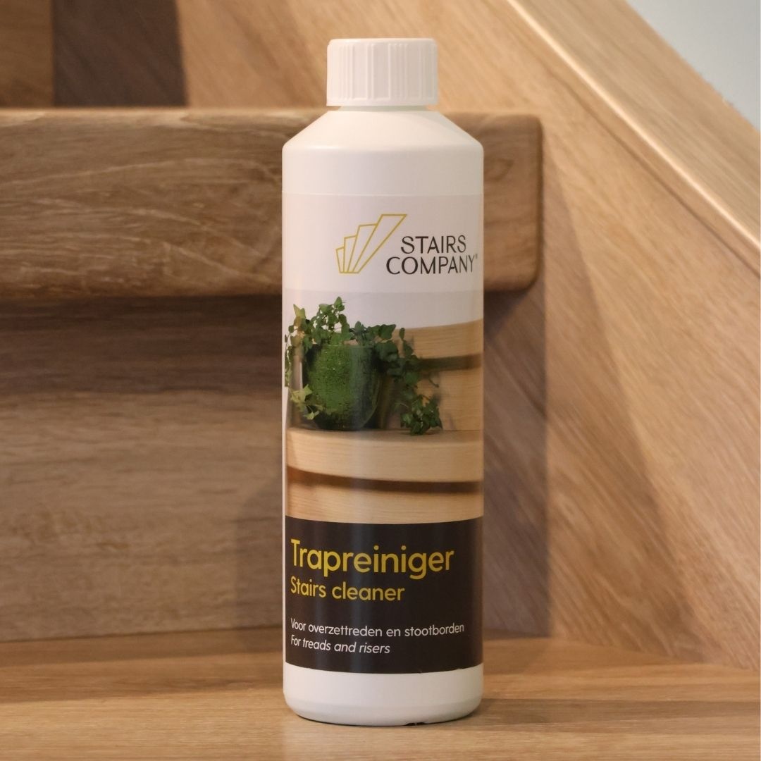 Trapreiniger | Reinigingsmiddel Voor Gerenoveerde Trappen afbeelding