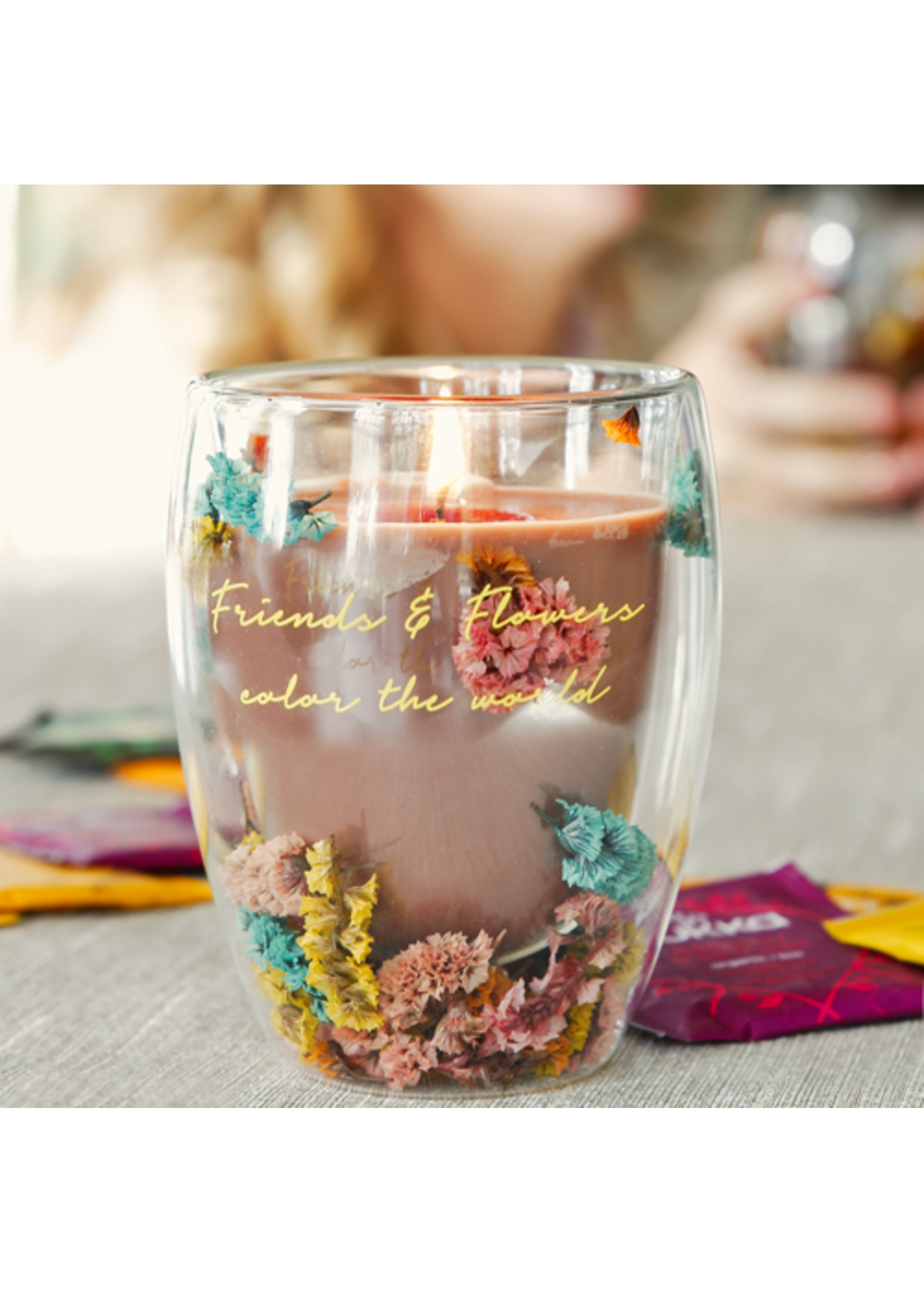 My Flame Geurkaars Silky tonka Friends & Flowers color de world
