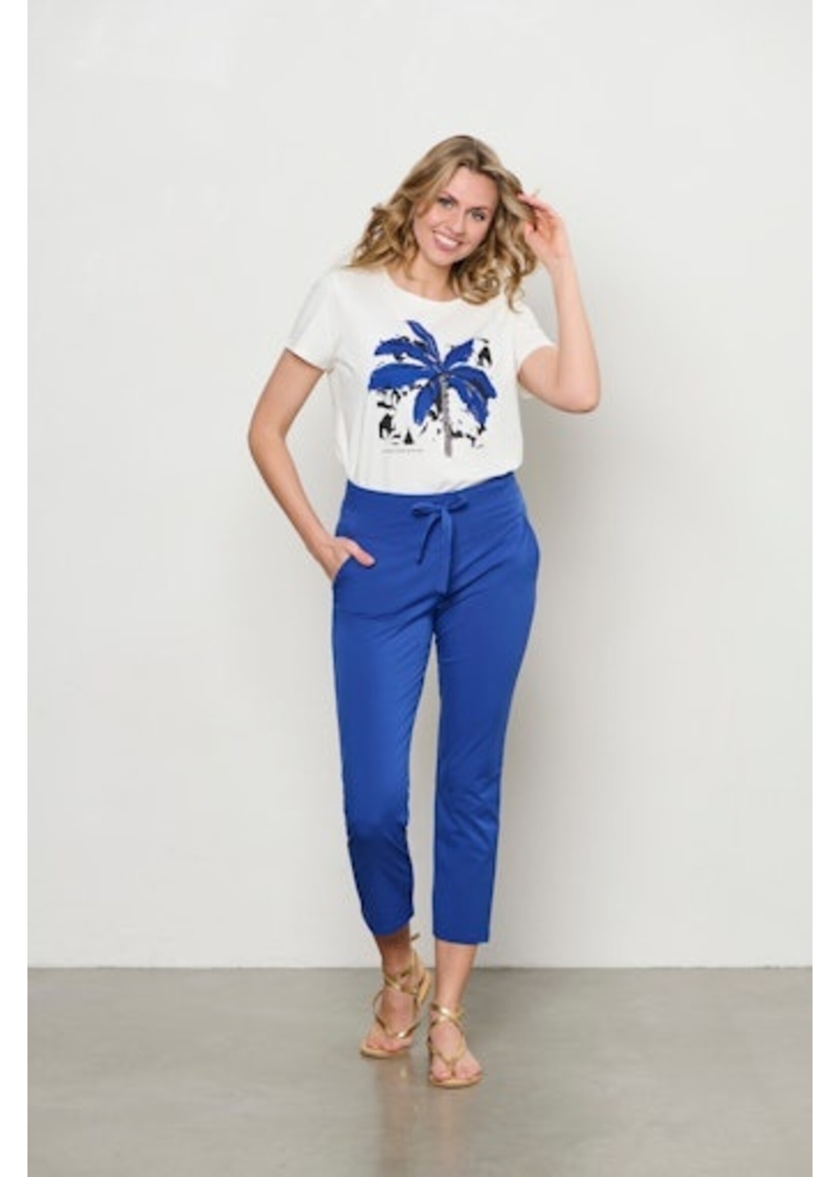 &Co Woman Samira