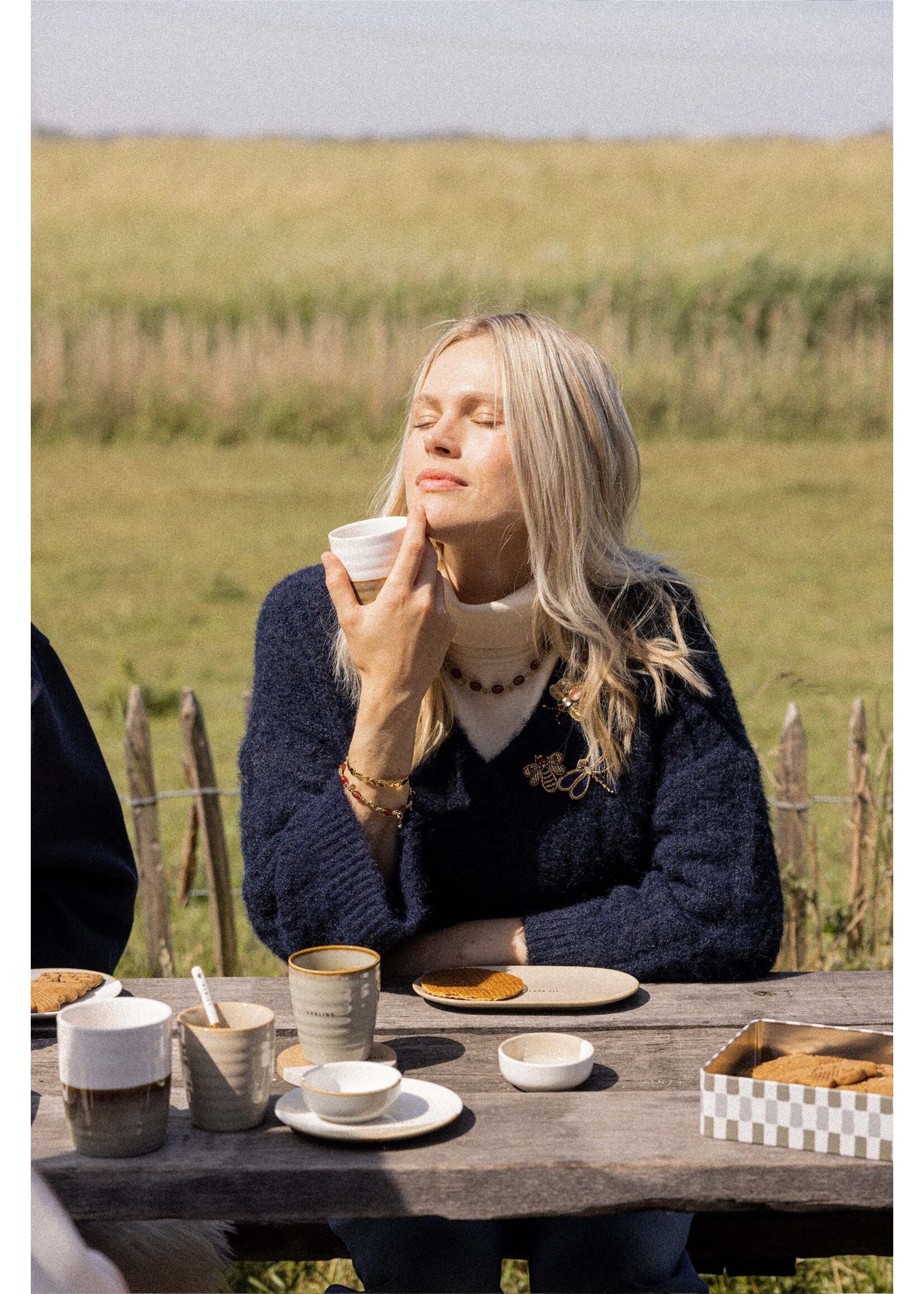 Zusss koffiemok kusje grijsblauw/wit