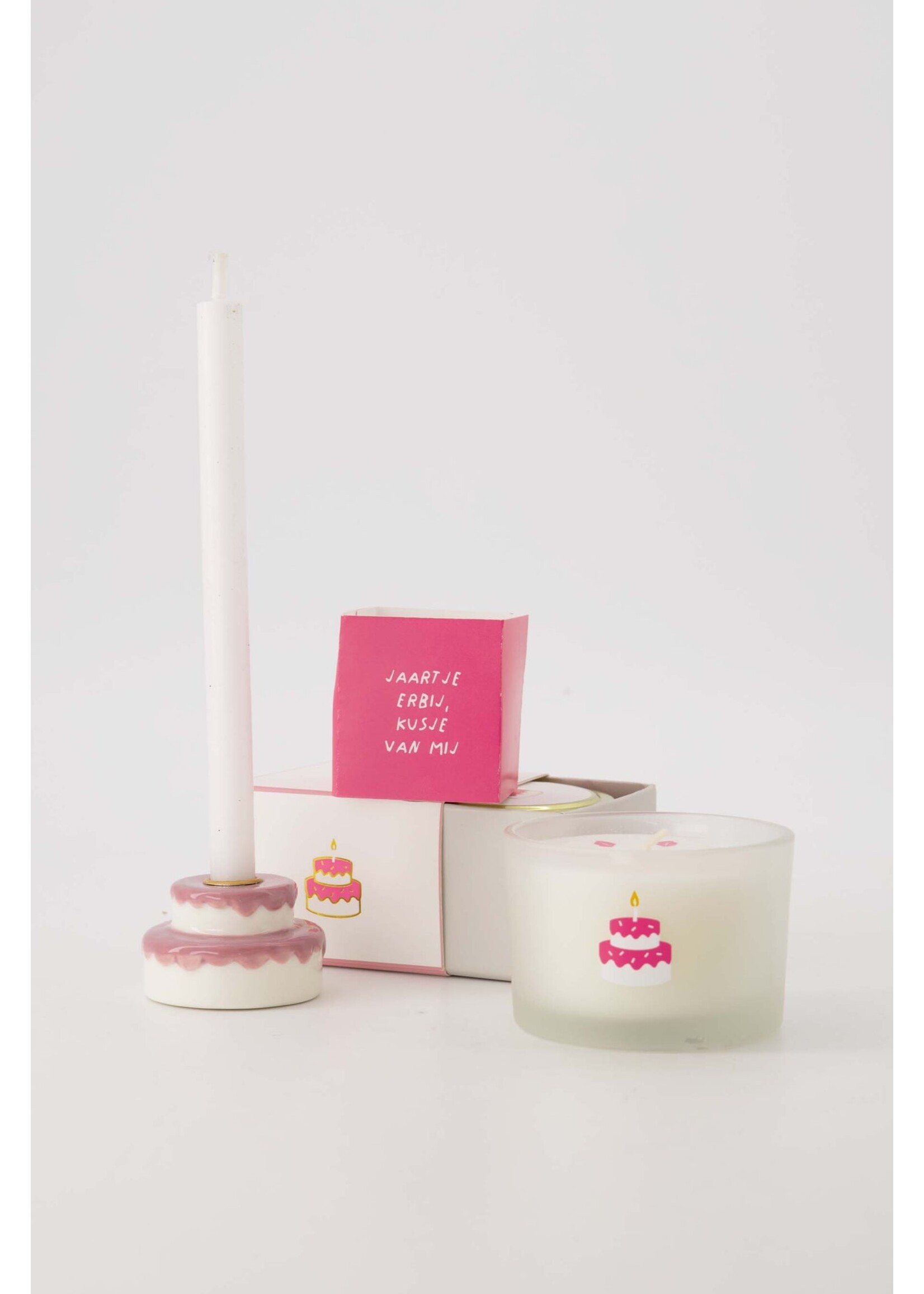 Zusss geurkaars tinnen in schuifdoosje gefeliciteerd taart wit/roze
