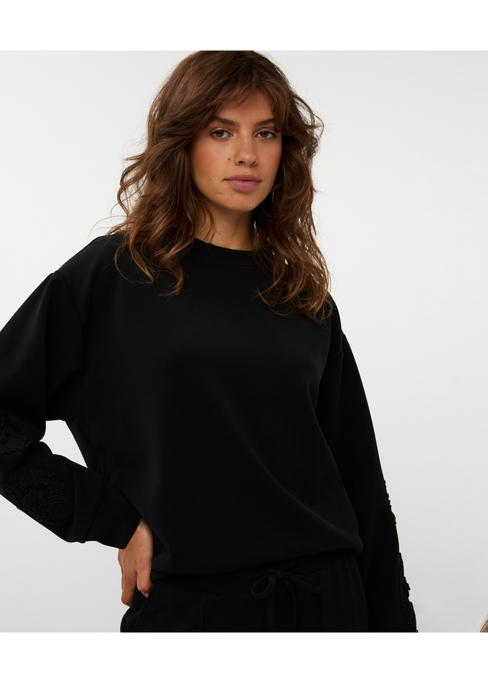 EsQualo Sweater tape embroidery model