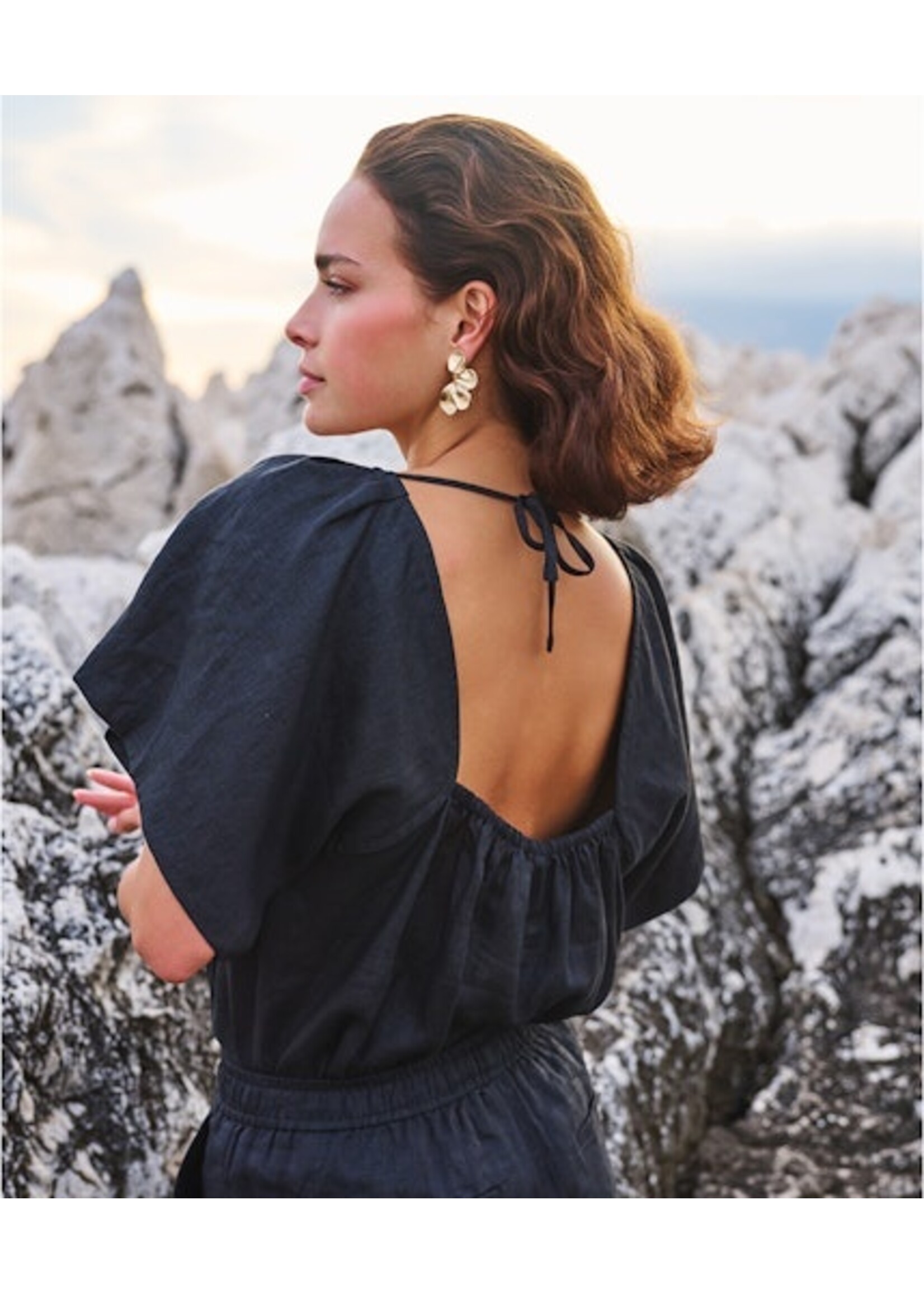 EsQualo Blouse back detail linen