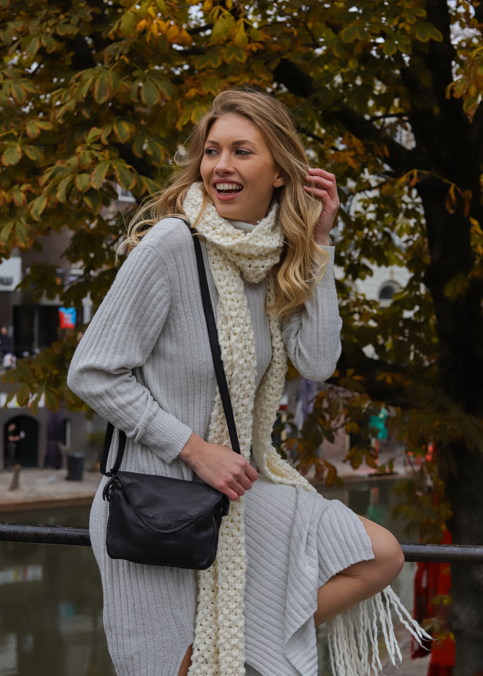 BEAR DESIGN Klein en praktisch schoudertasje.