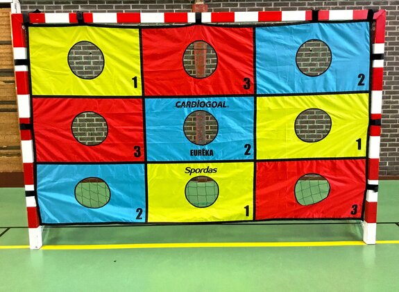Spordas Cardiogoal | Doelwit doek | 3 x 1,8 m | 9 mikgaten