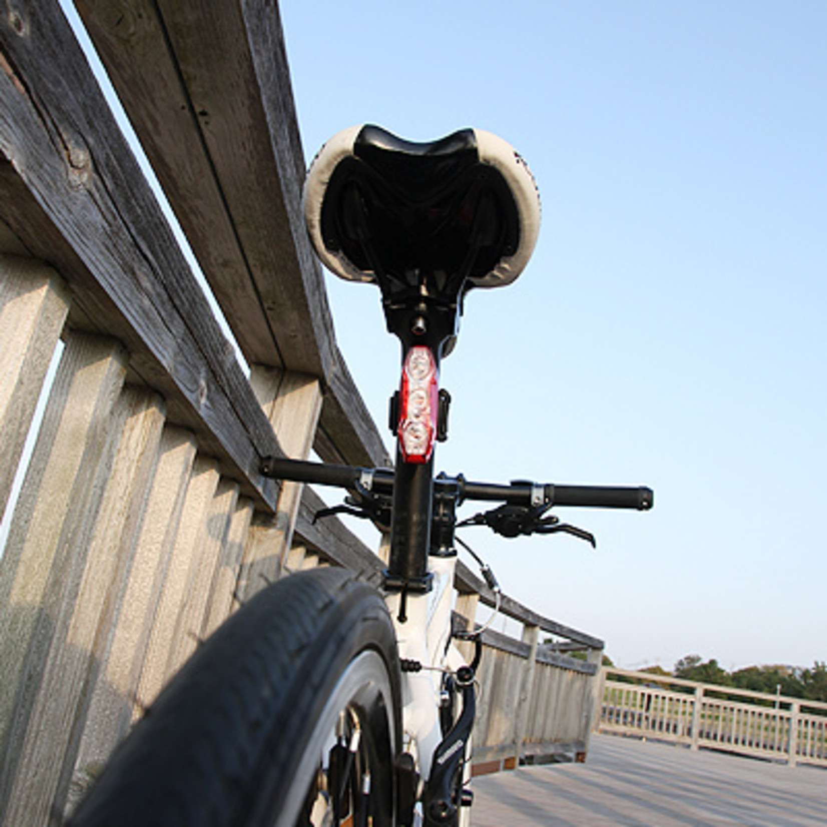 CATEYE VIZ 300 REAR LIGHT