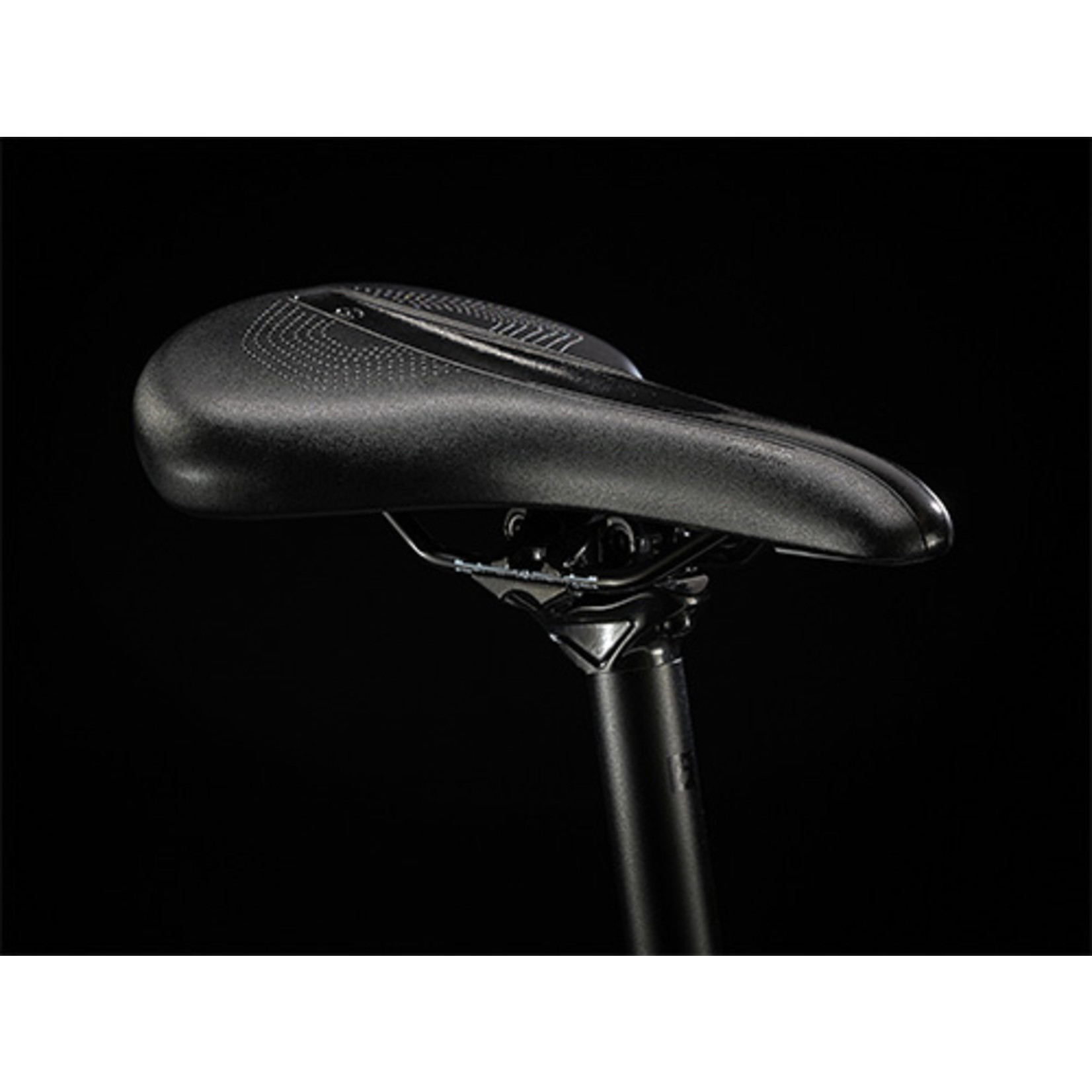 2022 TREK FX 3 DISC MATTE DNISTER BLACK 