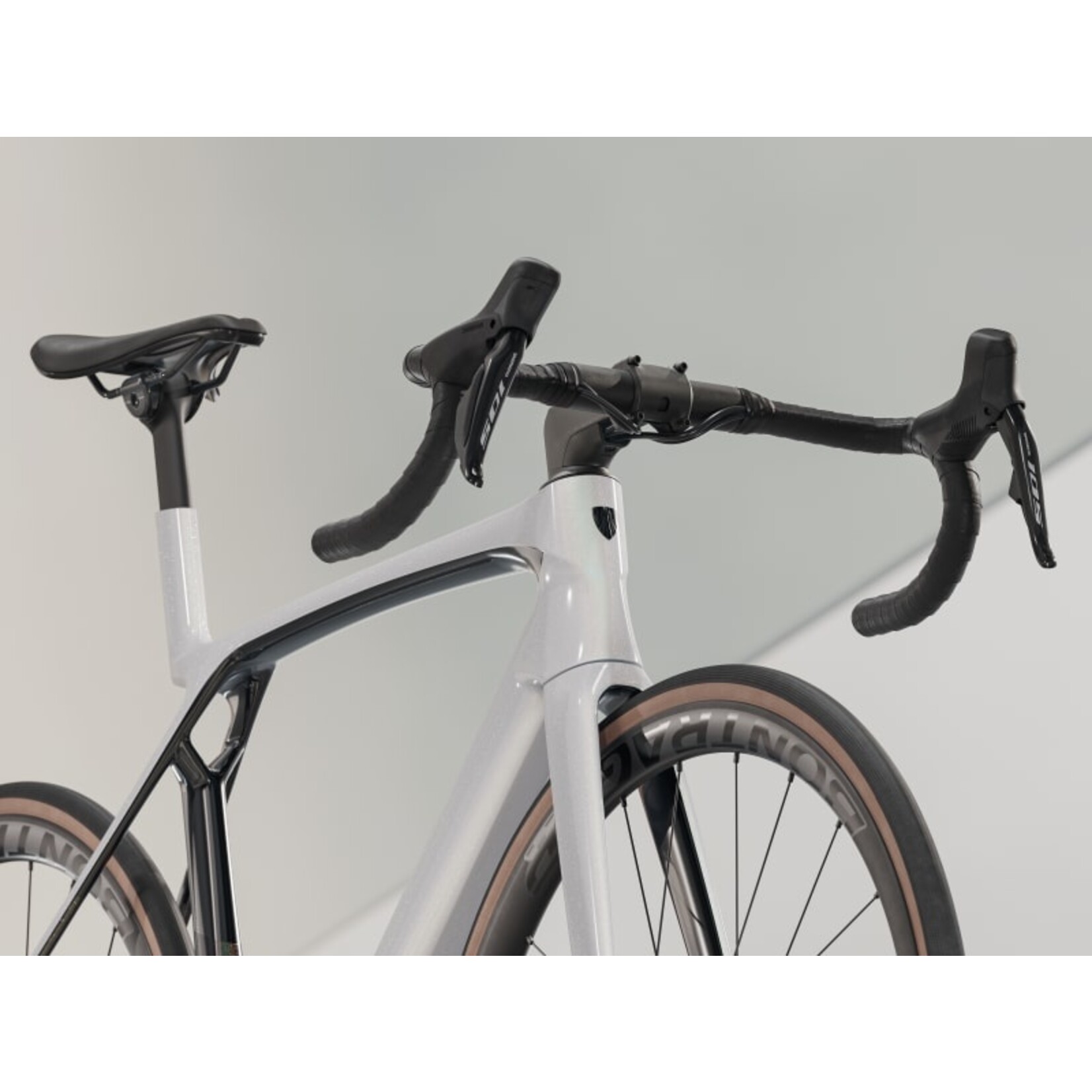 Trek TREK MADONE SL 6 GEN 8 WHITE PRISMATIC