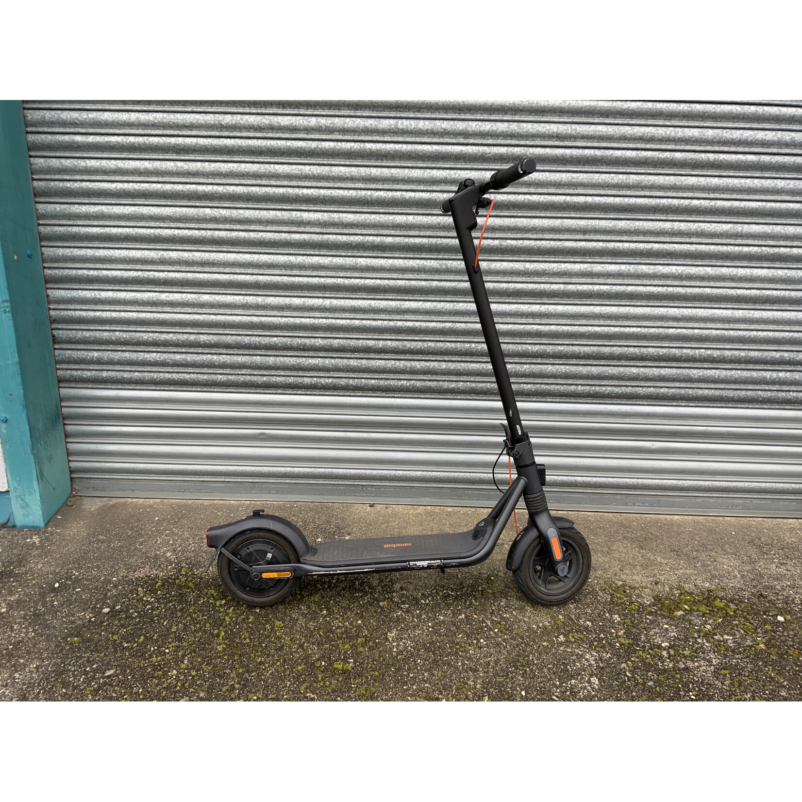 SEGWAY NINEBOT F2 SCOOTER
