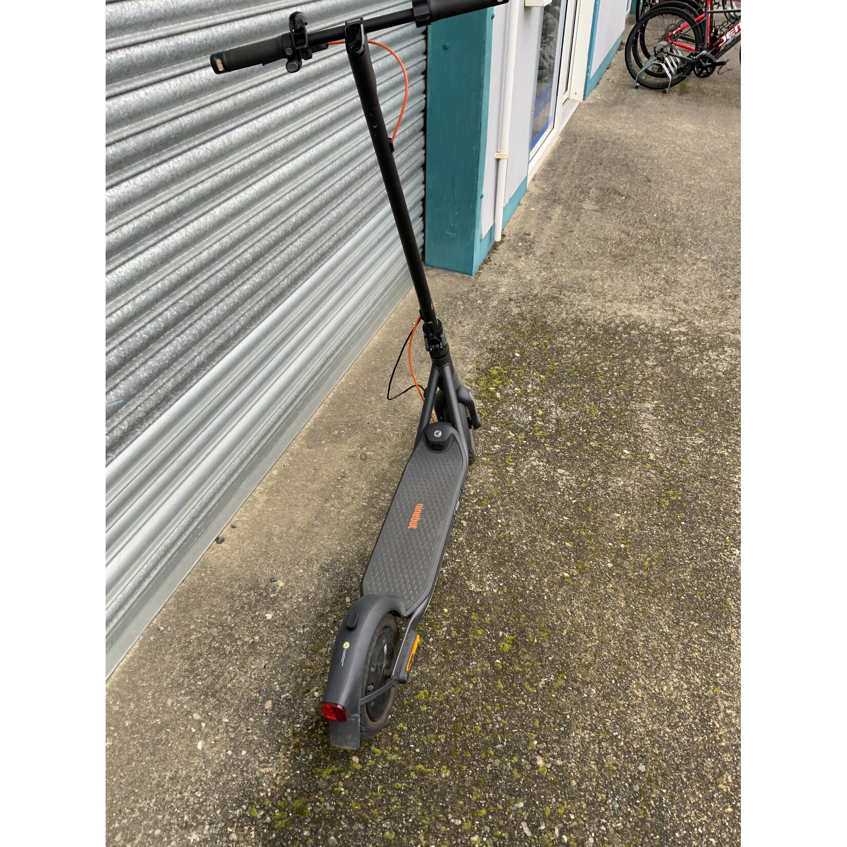 SEGWAY NINEBOT F2 SCOOTER