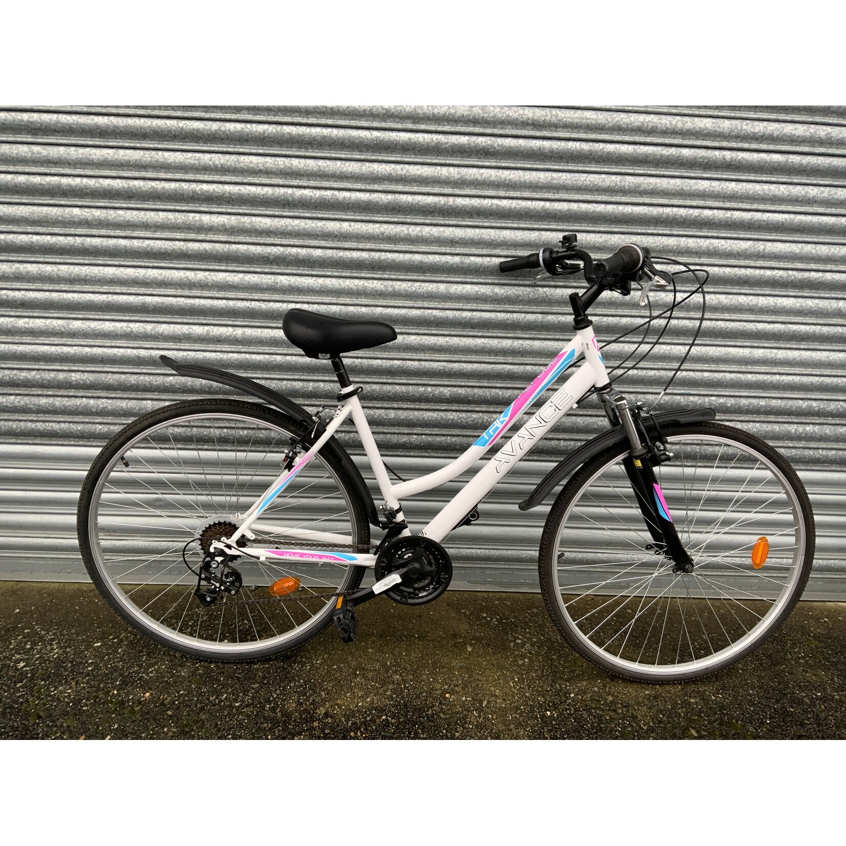 ADVANCE REFUSE LADY HYBRID BIKE