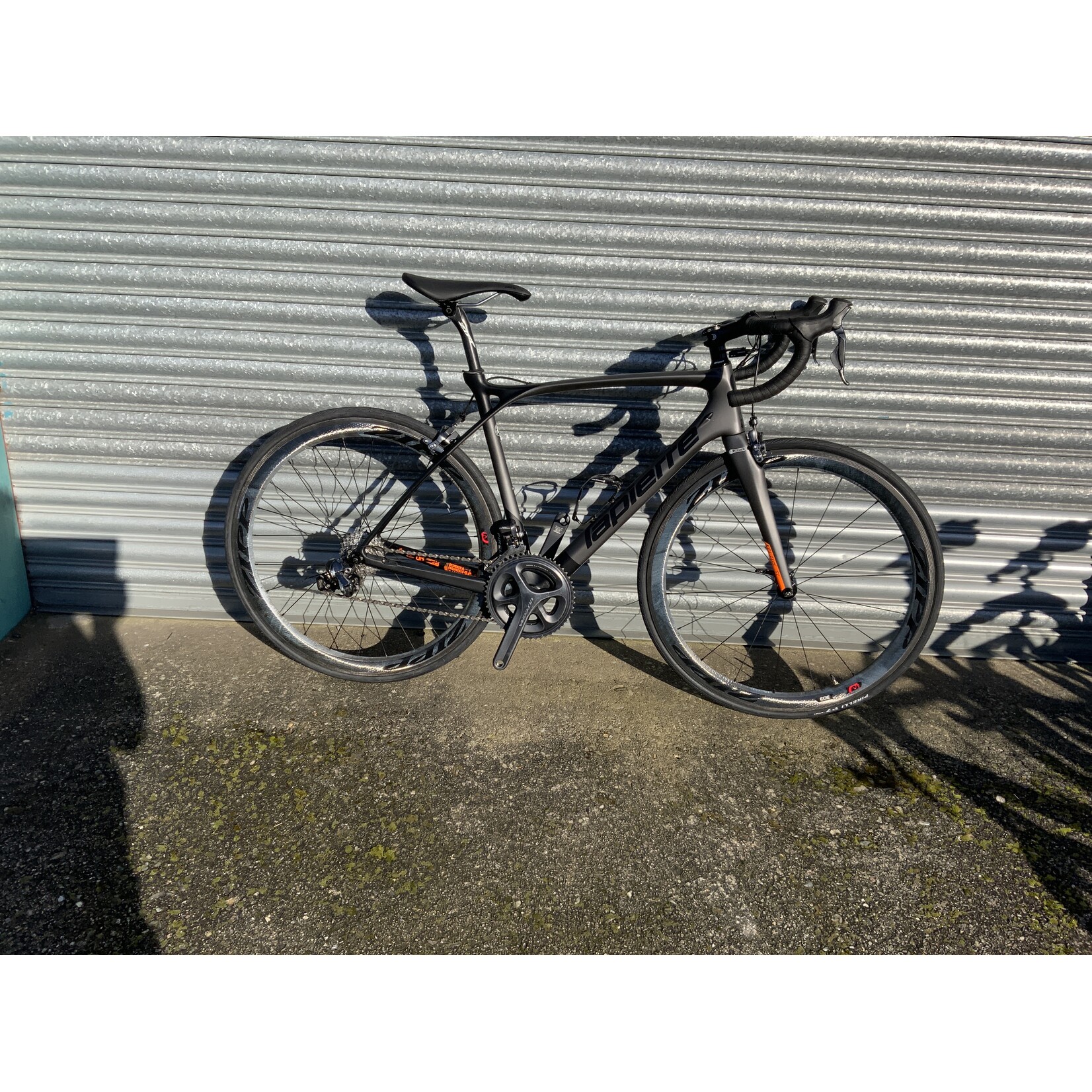 LAPIERRE XELIUS SL 700 MEDIUM ZIPP WHEELS