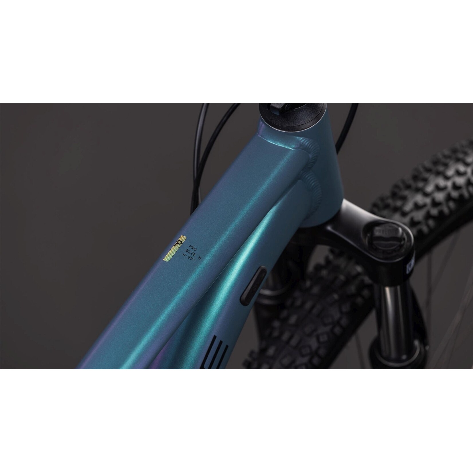 Cube CUBE AIM PRO SMARAGDGREY/PRISM