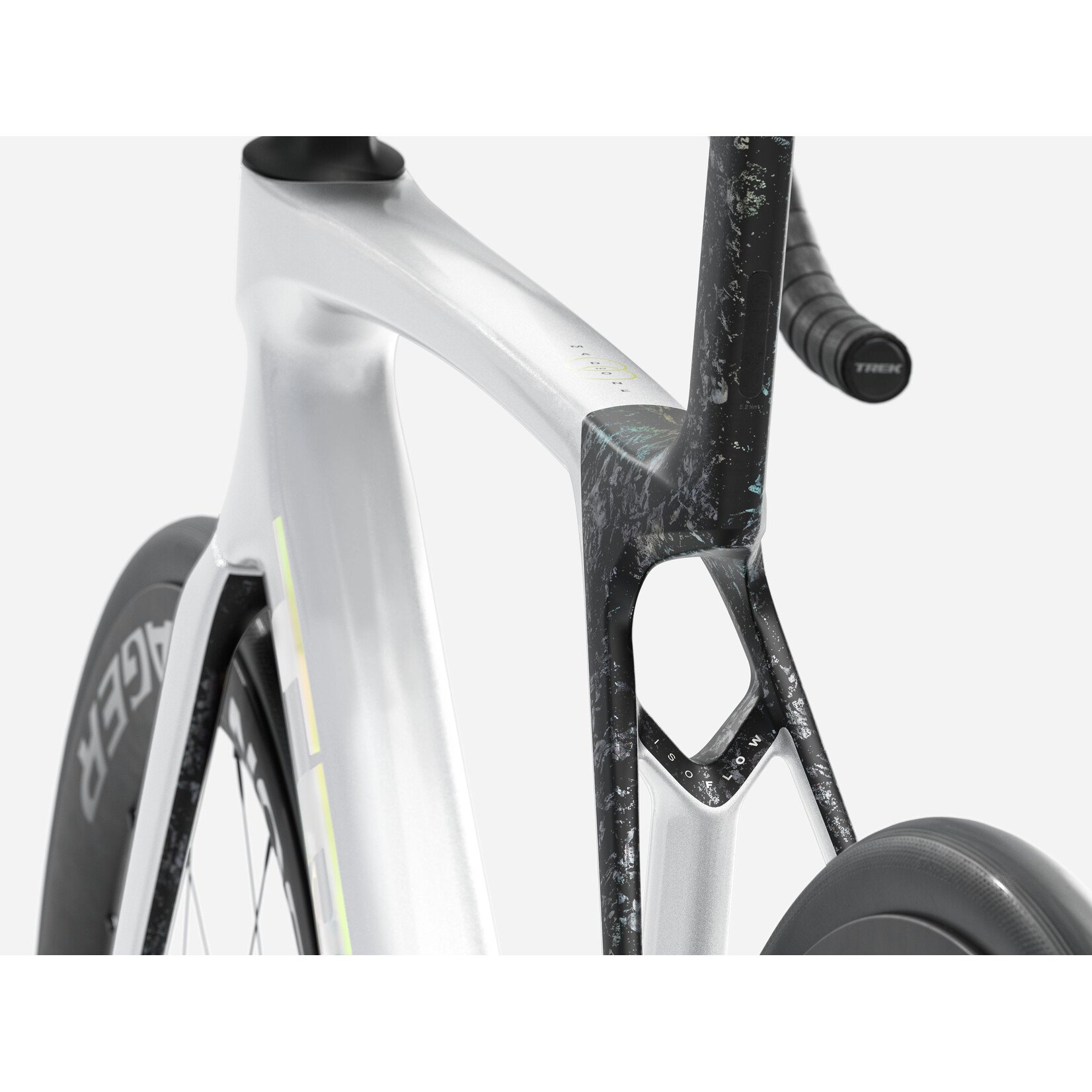 Trek TREK MADONE SL 7 GEN 8 GLOSS CRYSTAL WHITE/MATTE DEEP SMOKE