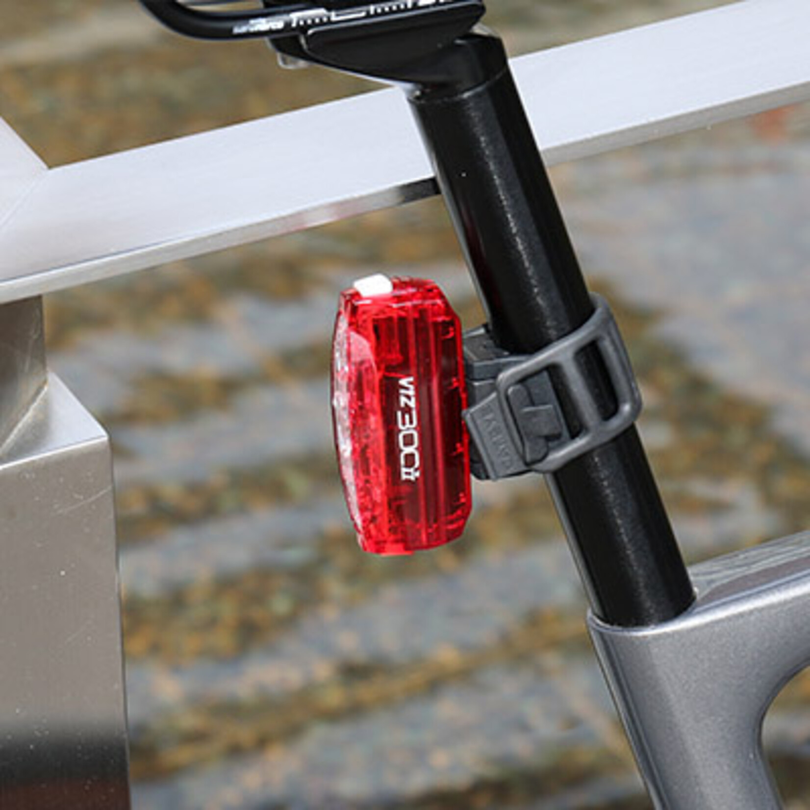 Cateye CATEYE VIZ 300 II REAR LIGHT