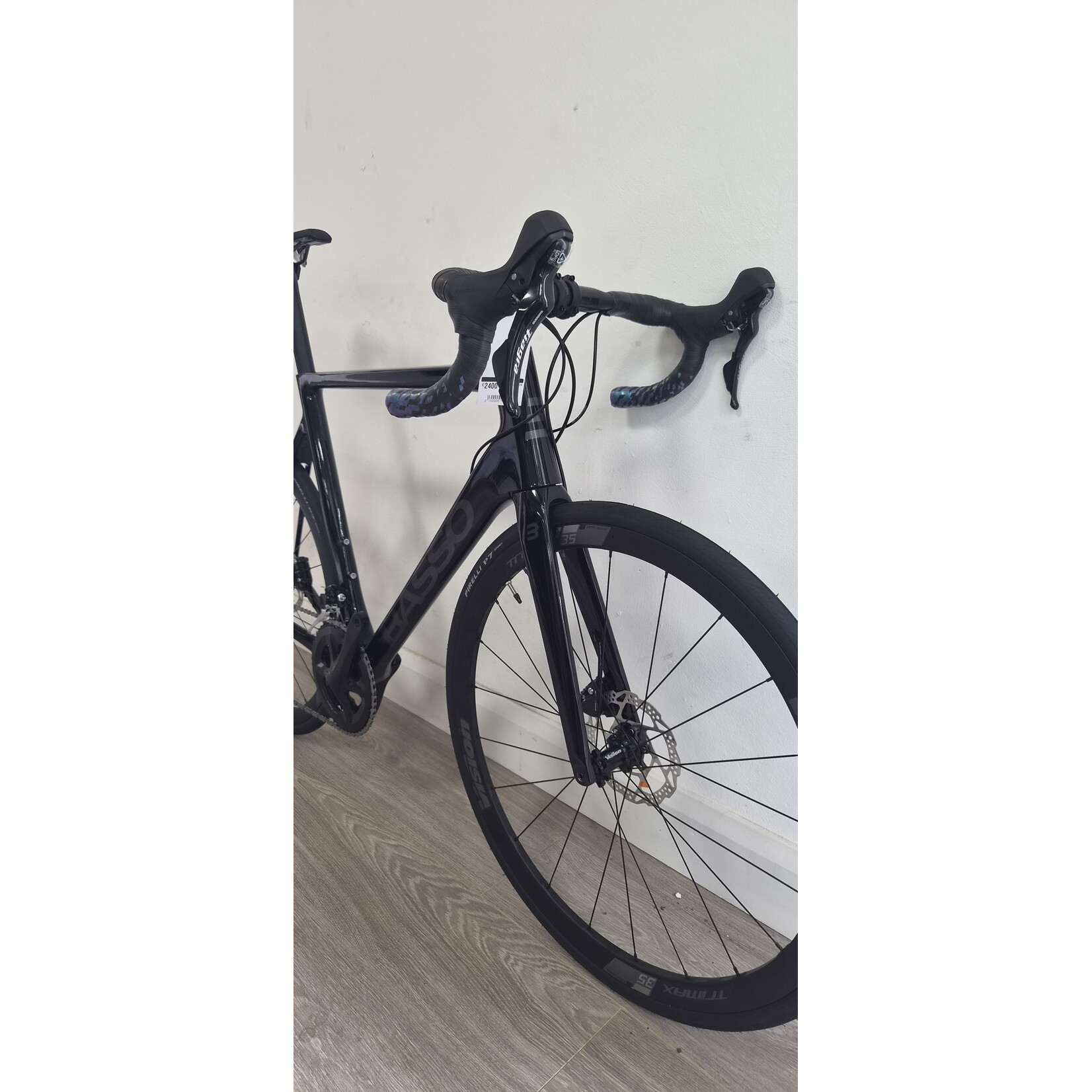 BASSO VENTA 56CM GLOSS BLACK