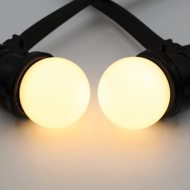 Lämpimän valkoinen LED-lampppu maitolasikuvulla - Ø45