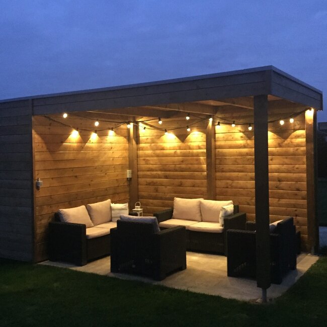 Valkoinen LED- lamppu huurretulla  kuvulla  Ø45