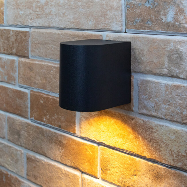 Nela moderni seinävalaisin - mattamusta