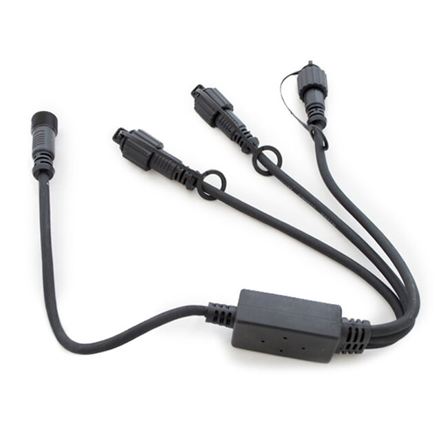 Johdot ja liittimet valosarjoihin