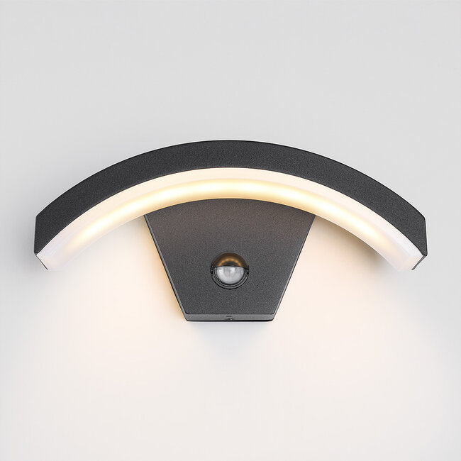 Design-ulkoseinävalaisin Vic liiketunnistimella, musta ja integroitu LED