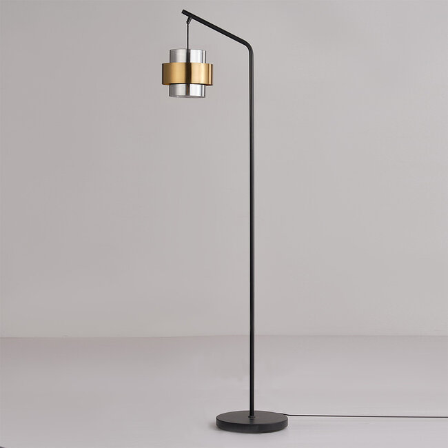 Design-lattiavalaisin Kuld, musta, pronssi ja savulasi