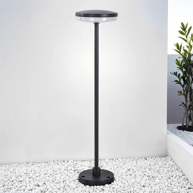 Seisova ulkovalaisin maapiikillä, 60 cm - Svala