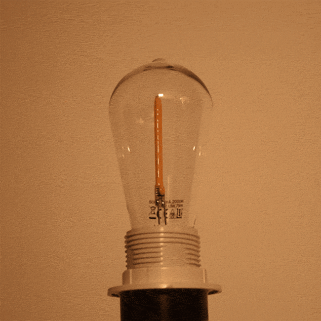 E27-LED-lamppu putoava valovaikutelma 1,5 wattia (2000 K)