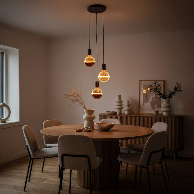 3-lamppuinen riippuvalaisin Illumine - musta, sarja himmennettävin E27 LED-lampuin