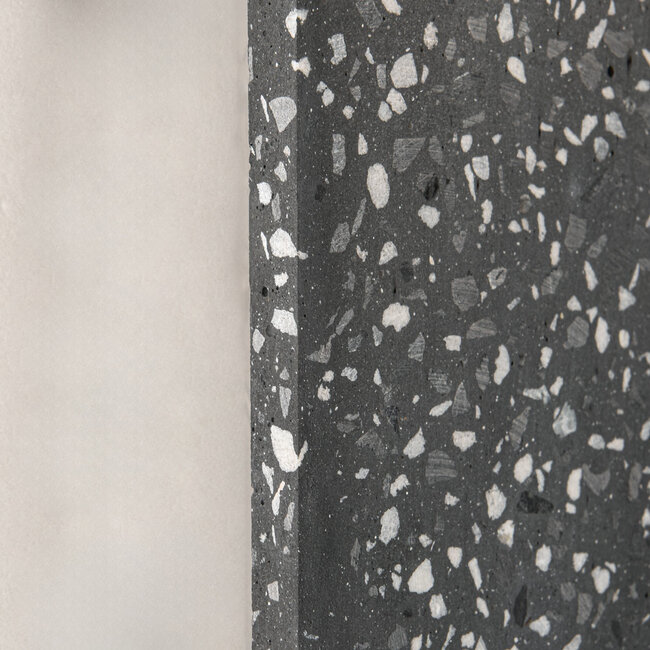 Seinävalaisin Vero, sementti ja maitolasi, tummanharmaa terrazzo-ilme