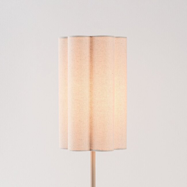 Pöytävalaisin Mirjam laskostetulla pellavakuvulla - beige