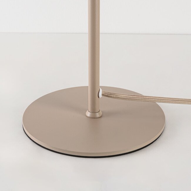 Pöytävalaisin Mirjam laskostetulla pellavakuvulla - beige