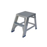 Montagetrap Type MT 1x2 treden inclusief platform van traanplaat