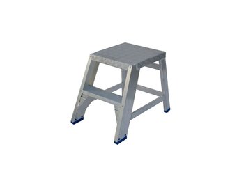 Solide Montagetrap Type MT 1x2 treden inclusief platform van traanplaat